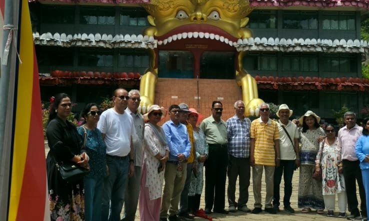 A Pearlisle group at the Golden Temple, Dambulla